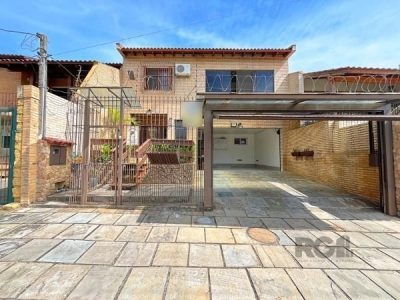 Casa à venda com 240m², 4 quartos, 2 suítes, 4 vagas no bairro Ipanema em Porto Alegre - Foto 54