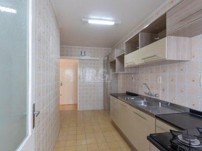 Apartamento à venda com 68m², 2 quartos, 1 vaga no bairro Passo d'Areia em Porto Alegre - Foto 5