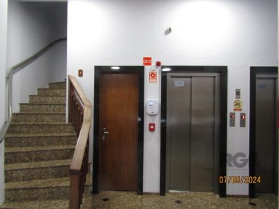 Apartamento à venda com 75m², 2 quartos no bairro Bom Fim em Porto Alegre - Foto 2