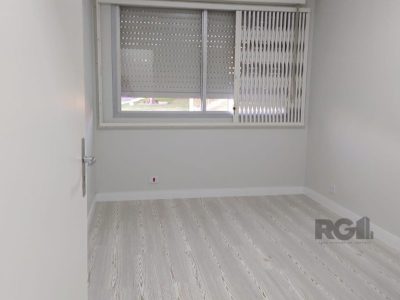 Apartamento à venda com 75m², 2 quartos no bairro Chácara das Pedras em Porto Alegre - Foto 4