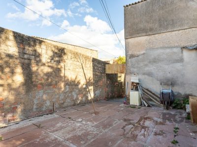 Casa à venda com 75m² no bairro Medianeira em Porto Alegre - Foto 2