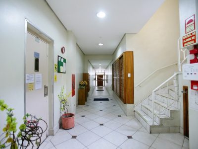 Apartamento à venda com 95m², 3 quartos no bairro Petrópolis em Porto Alegre - Foto 2