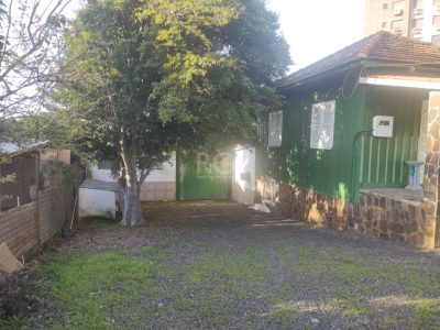 Casa à venda com 260m², 4 quartos, 1 suíte, 8 vagas no bairro Cristo Redentor em Porto Alegre - Foto 3