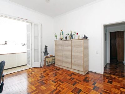 Apartamento à venda com 101m², 3 quartos, 1 suíte no bairro Floresta em Porto Alegre - Foto 2