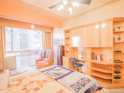 Apartamento à venda com 207m², 4 quartos, 1 suíte, 1 vaga no bairro Moinhos de Vento em Porto Alegre - Foto 15