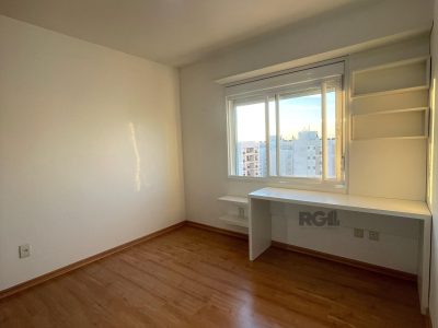 Apartamento à venda com 132m², 3 quartos, 1 suíte, 2 vagas no bairro Passo d'Areia em Porto Alegre - Foto 12