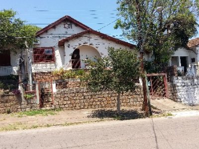 Casa à venda com 128m², 2 quartos, 6 vagas no bairro Medianeira em Porto Alegre - Foto 2