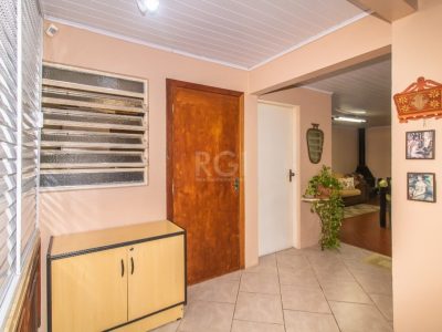 Casa à venda com 289m², 3 quartos, 1 suíte, 4 vagas no bairro Partenon em Porto Alegre - Foto 20