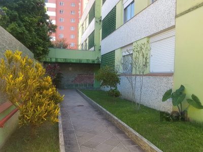 Apartamento à venda com 67m², 2 quartos no bairro Santana em Porto Alegre - Foto 2