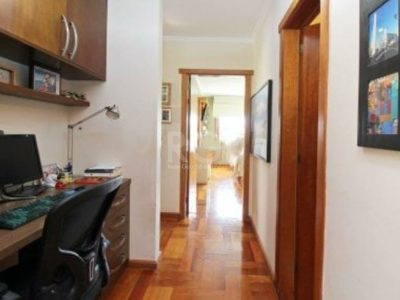 Apartamento à venda com 126m², 3 quartos, 1 suíte, 2 vagas no bairro Menino Deus em Porto Alegre - Foto 8