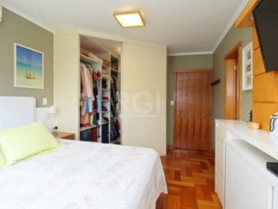 Apartamento à venda com 126m², 3 quartos, 1 suíte, 2 vagas no bairro Menino Deus em Porto Alegre - Foto 11