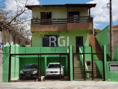 Casa à venda com 450m², 4 quartos, 1 suíte, 2 vagas no bairro Vila Ipiranga em Porto Alegre - Foto 2