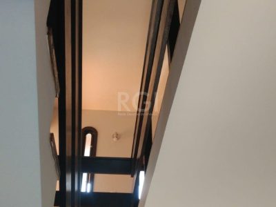 Casa à venda com 204m², 4 quartos, 1 suíte, 2 vagas no bairro Cristal em Porto Alegre - Foto 7