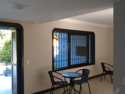 Casa à venda com 204m², 4 quartos, 1 suíte, 2 vagas no bairro Cristal em Porto Alegre - Foto 10