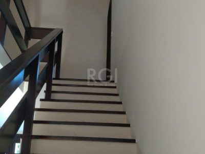 Casa à venda com 204m², 4 quartos, 1 suíte, 2 vagas no bairro Cristal em Porto Alegre - Foto 8