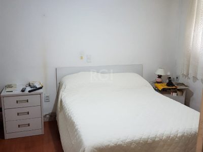 Casa à venda com 250m², 5 quartos, 5 vagas no bairro Jardim Botânico em Porto Alegre - Foto 13