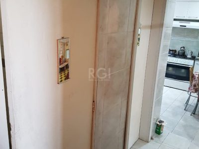 Casa à venda com 250m², 5 quartos, 5 vagas no bairro Jardim Botânico em Porto Alegre - Foto 9