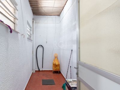 Casa à venda com 160m², 3 quartos, 2 suítes, 3 vagas no bairro Cristal em Porto Alegre - Foto 10