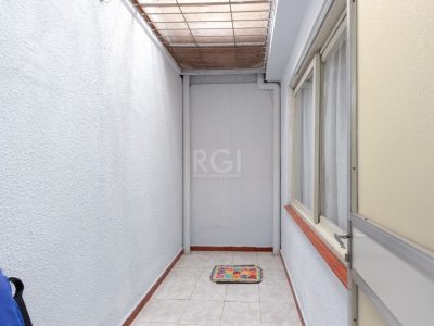 Casa à venda com 160m², 3 quartos, 2 suítes, 3 vagas no bairro Cristal em Porto Alegre - Foto 17