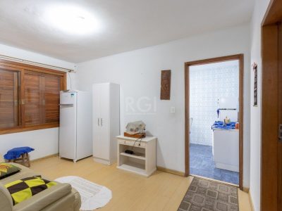 Casa à venda com 160m², 3 quartos, 2 suítes, 3 vagas no bairro Cristal em Porto Alegre - Foto 18