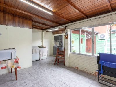 Casa à venda com 160m², 3 quartos, 2 suítes, 3 vagas no bairro Cristal em Porto Alegre - Foto 32