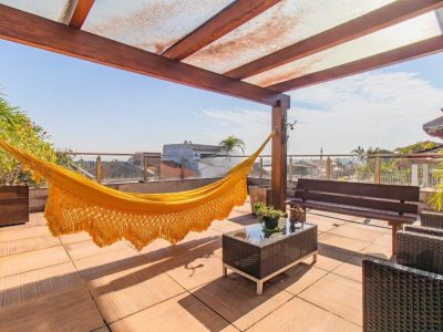 Casa à venda com 351m², 4 quartos, 3 suítes, 3 vagas no bairro Santo Antônio em Porto Alegre - Foto 33