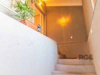 Casa à venda com 351m², 4 quartos, 3 suítes, 3 vagas no bairro Santo Antônio em Porto Alegre - Foto 52