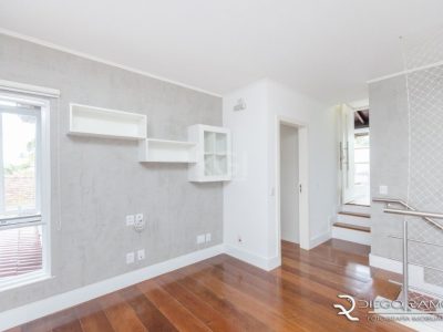 Casa à venda com 351m², 4 quartos, 4 suítes, 10 vagas no bairro Ipanema em Porto Alegre - Foto 33