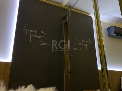 Apartamento à venda com 105m², 2 quartos, 1 suíte, 2 vagas no bairro Menino Deus em Porto Alegre - Foto 16