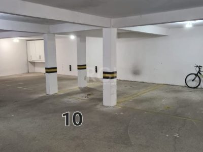 Apartamento à venda com 105m², 2 quartos, 1 suíte, 2 vagas no bairro Menino Deus em Porto Alegre - Foto 31