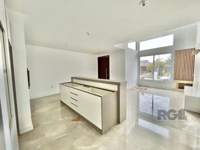 Casa à venda com 94m², 2 quartos, 1 suíte, 2 vagas no bairro Jardim Beira Mar em Capão da Canoa - Foto 4