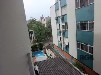 Apartamento à venda com 79m², 3 quartos, 1 suíte, 1 vaga no bairro Santo Antônio em Porto Alegre - Foto 9