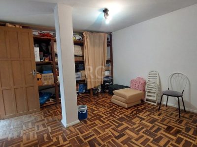 Casa à venda com 184m², 3 quartos, 2 suítes, 4 vagas no bairro Cristal em Porto Alegre - Foto 5