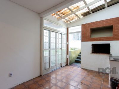 Casa à venda com 250m², 3 quartos, 1 suíte, 7 vagas no bairro Tristeza em Porto Alegre - Foto 23