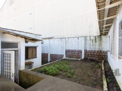 Casa à venda com 250m², 3 quartos, 1 suíte, 7 vagas no bairro Tristeza em Porto Alegre - Foto 26