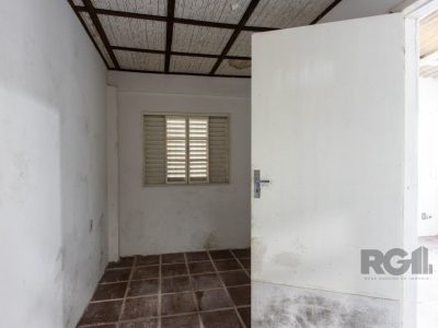 Casa à venda com 250m², 3 quartos, 1 suíte, 7 vagas no bairro Tristeza em Porto Alegre - Foto 30