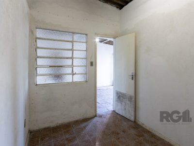 Casa à venda com 250m², 3 quartos, 1 suíte, 7 vagas no bairro Tristeza em Porto Alegre - Foto 34