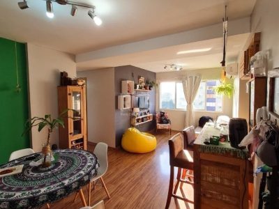 Apartamento à venda com 84m², 3 quartos, 1 suíte, 2 vagas no bairro Santana em Porto Alegre - Foto 4