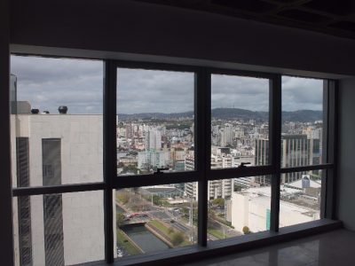 Conjunto/Sala à venda com 40m², 1 vaga no bairro Praia de Belas em Porto Alegre - Foto 18