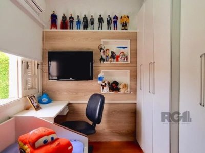 Casa à venda com 108m², 3 quartos, 1 suíte, 2 vagas no bairro Ipanema em Porto Alegre - Foto 11