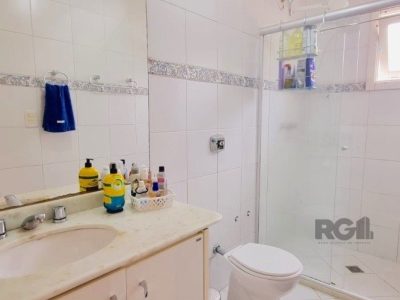 Casa à venda com 108m², 3 quartos, 1 suíte, 2 vagas no bairro Ipanema em Porto Alegre - Foto 13