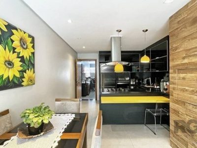 Casa à venda com 129m², 3 quartos, 1 suíte, 1 vaga no bairro Jardim Itu em Porto Alegre - Foto 10