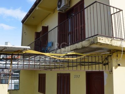 Casa à venda com 92m², 5 quartos, 1 suíte, 4 vagas no bairro Partenon em Porto Alegre - Foto 11