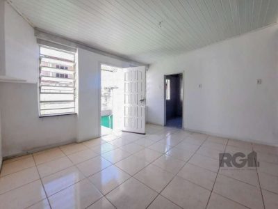 Casa à venda com 119m², 3 quartos, 3 vagas no bairro Passo d'Areia em Porto Alegre - Foto 5