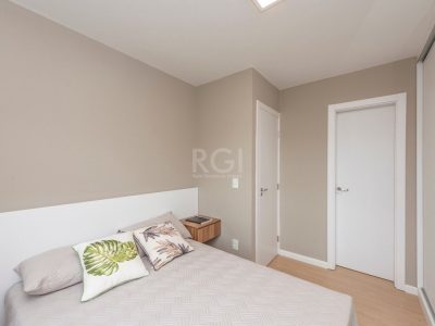 Apartamento à venda com 65m², 3 quartos, 1 suíte, 1 vaga no bairro Petrópolis em Porto Alegre - Foto 13