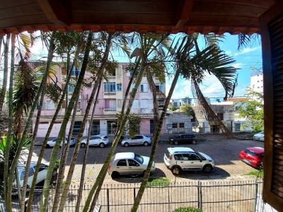 Casa à venda com 224m², 3 quartos, 1 suíte, 3 vagas no bairro Santana em Porto Alegre - Foto 16