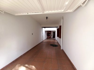 Casa à venda com 224m², 3 quartos, 1 suíte, 3 vagas no bairro Santana em Porto Alegre - Foto 27