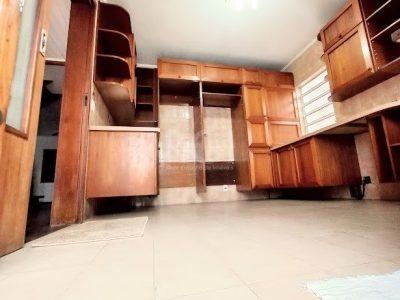 Casa à venda com 224m², 3 quartos, 1 suíte, 3 vagas no bairro Santana em Porto Alegre - Foto 30