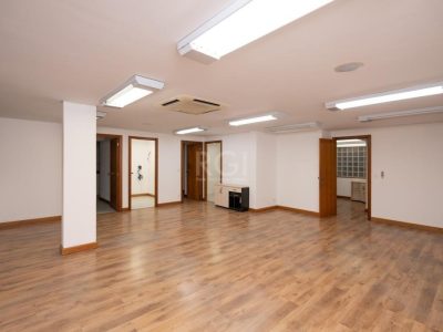 Conjunto/Sala à venda com 161m² no bairro Auxiliadora em Porto Alegre - Foto 19