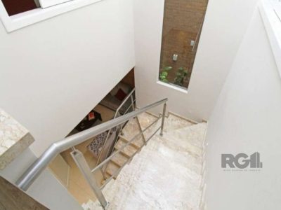 Casa à venda com 244m², 4 quartos, 1 suíte, 2 vagas no bairro Cristo Redentor em Porto Alegre - Foto 10